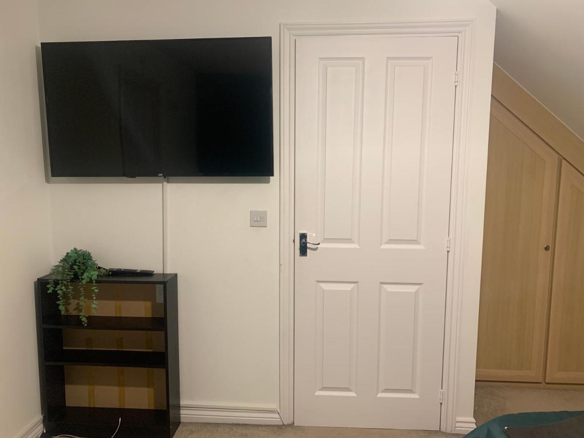 Comfy Double Bedroom In Greater Mánchester Exterior foto